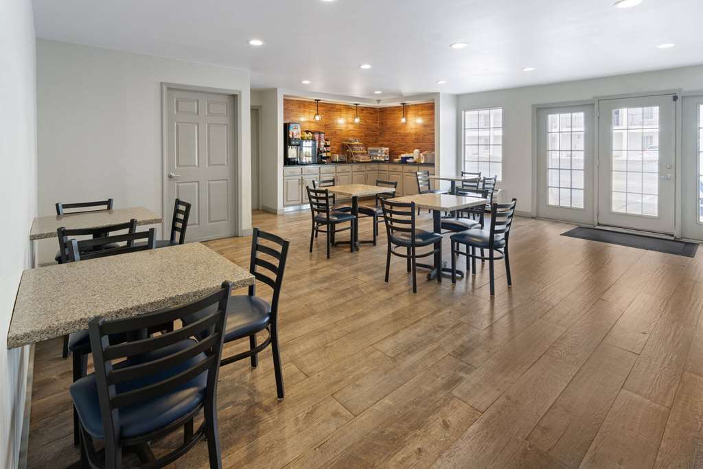 Days Inn by Wyndham Americus - featured photo