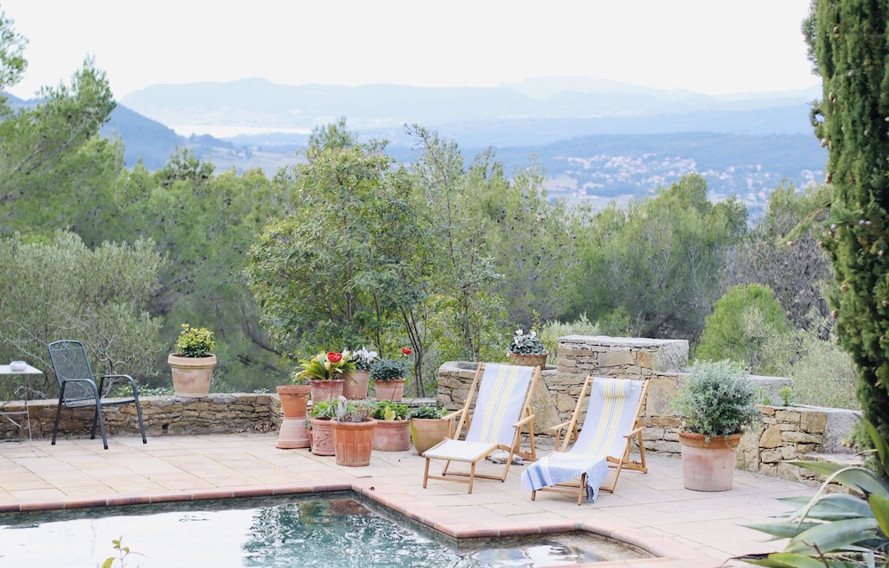 La Bastide du Beausset Vieux in Le Beausset, France