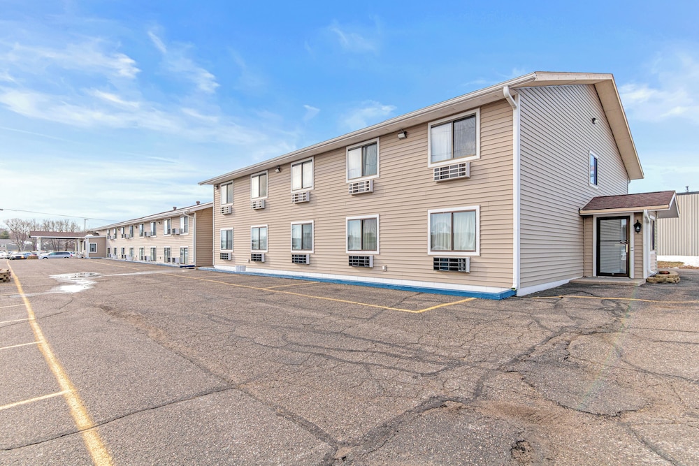 Super 8 by Wyndham Little Falls - photo 20