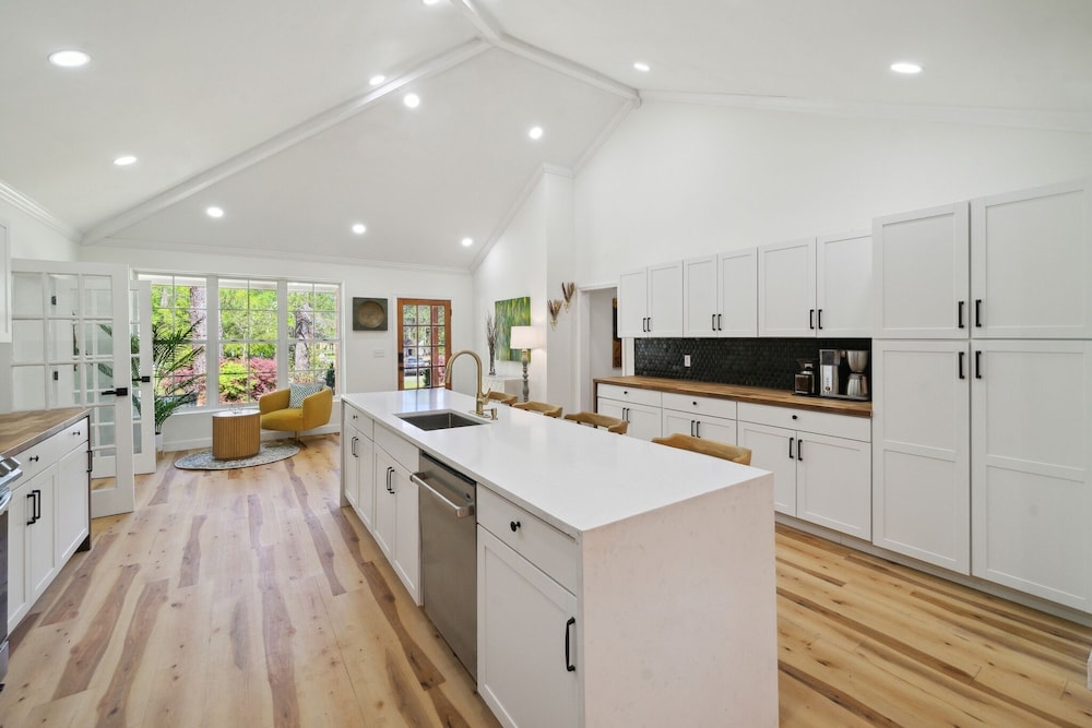 Urban Farmhouse With A Modernism Twist 4 Bedroom Home By Redawning 19694570 — Moultrie