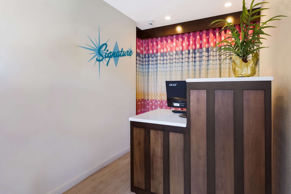 Signature Inn Oakland - photo 3
