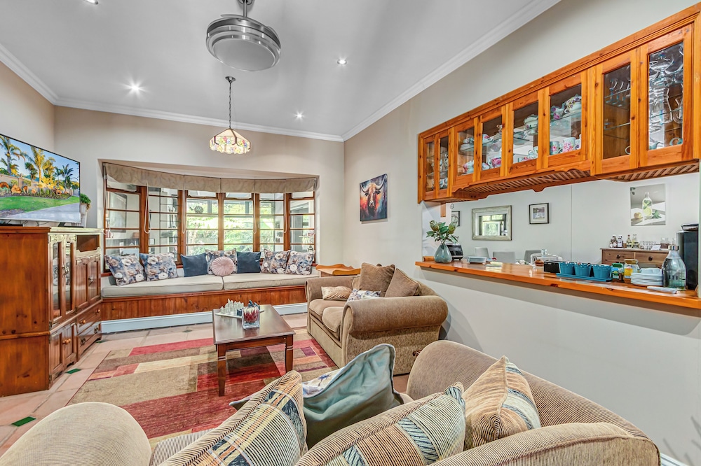 Caledon 23 Guest House — 4-Star Luxury Hotel in George, South Africa