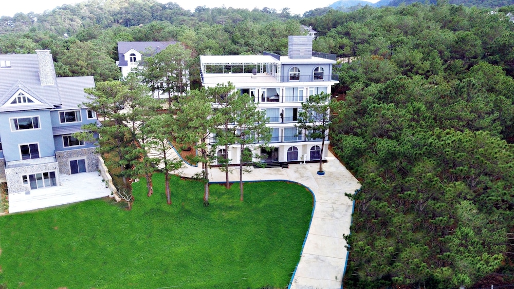 Romeo Juliet Dalat Resort — hotel near Lien Khuong Airport