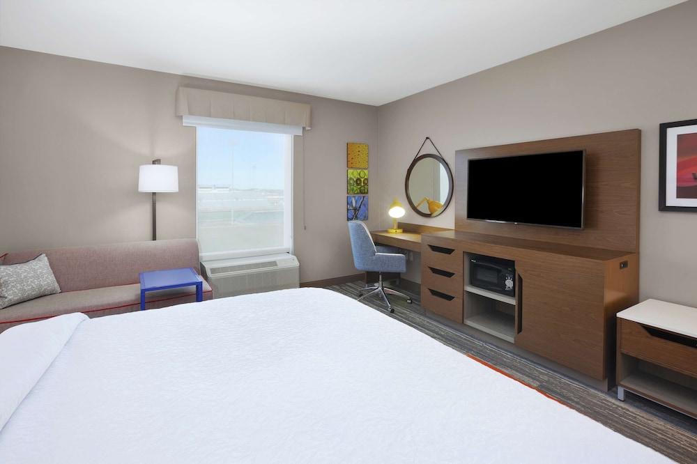 Hampton Inn & Suites Grandville Grand Rapids South - photo 8