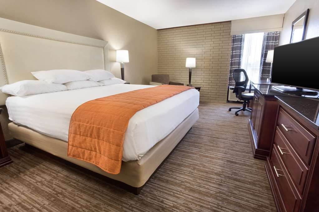 Drury Inn & Suites Greensboro - photo 12