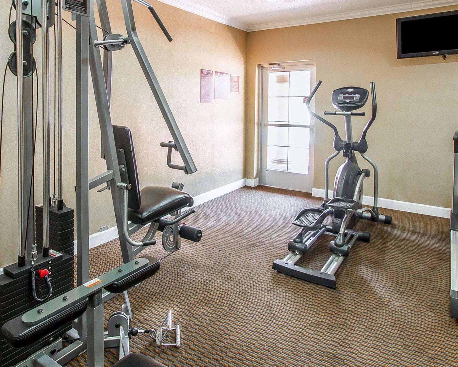 Super 8 by Wyndham Mesa Downtown Near Convention Center - photo 16