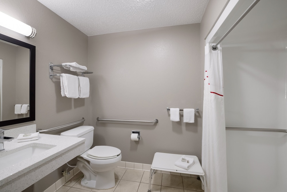 Red Roof Inn Weedsport - photo 24