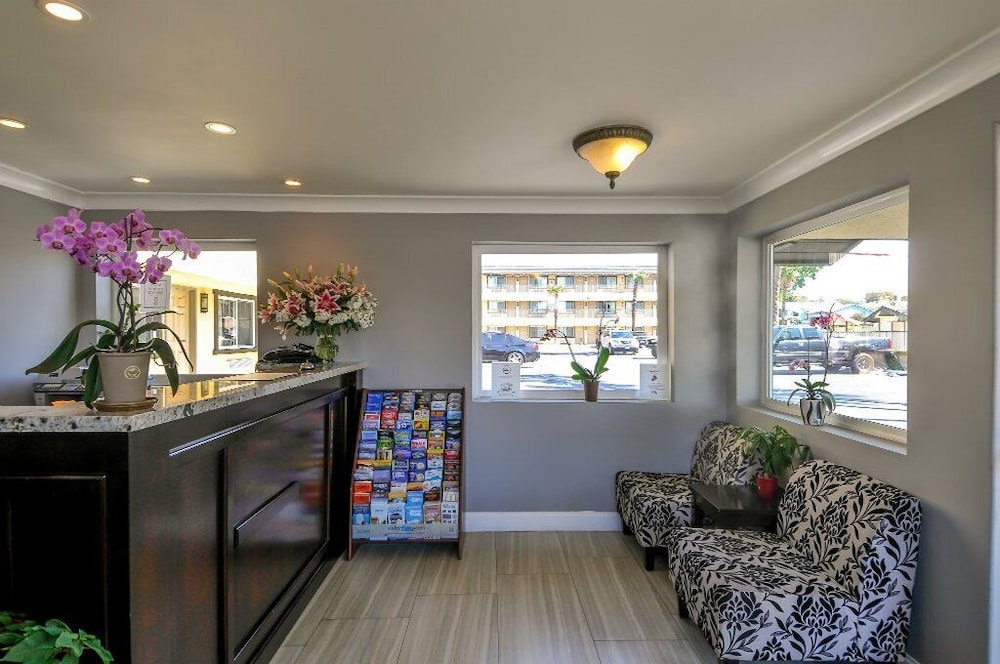 Vagabond Inn Whittier - photo 4