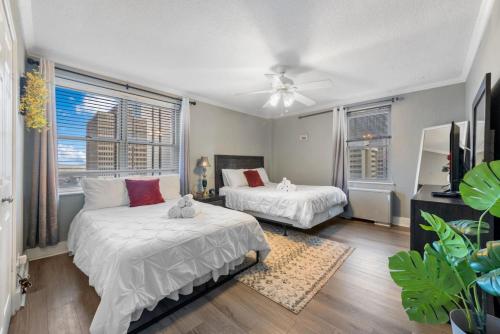 Affordable 2BR Condo Walk to Downtown Attractions — 4-Star Luxury Hotel in Atlanta, United States
