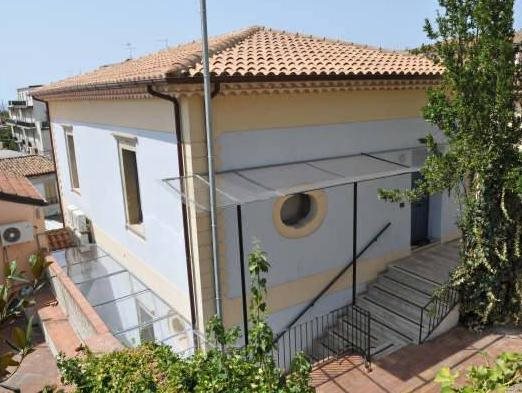 Albergo Roses — hotel in Paola