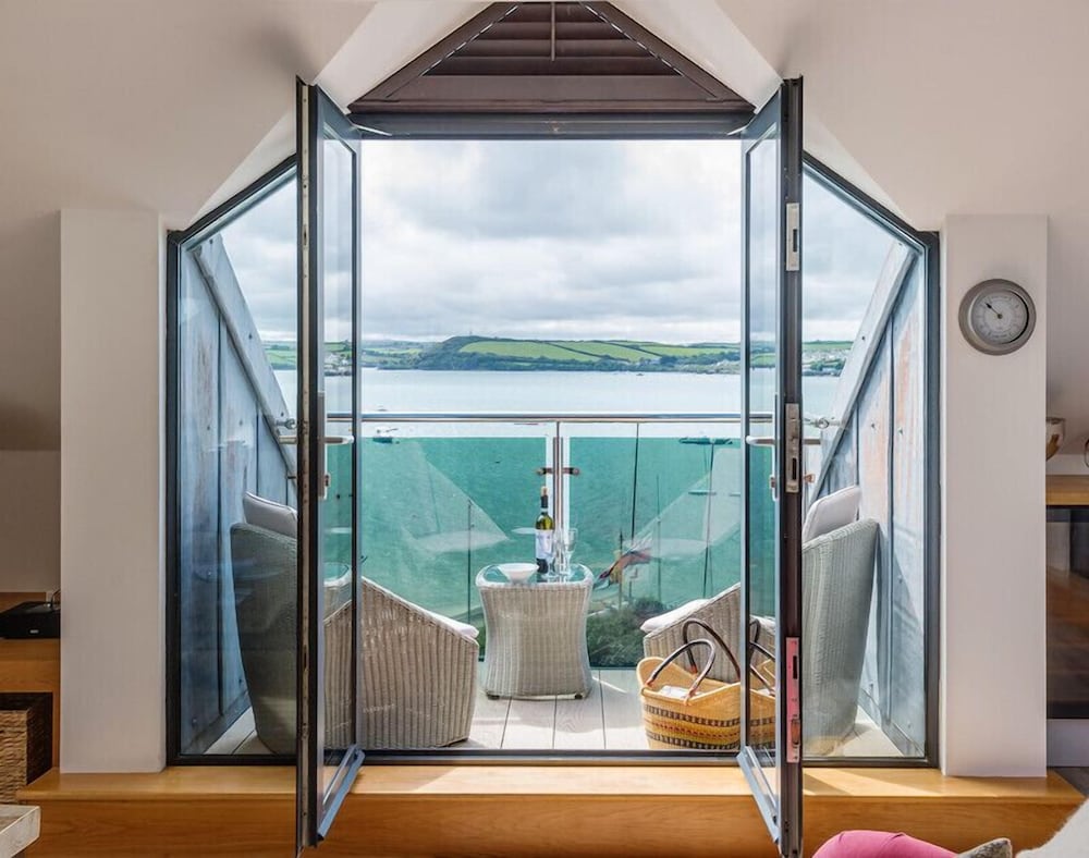 Upper Deck — 4-Star Luxury Hotel in Padstow, United Kingdom