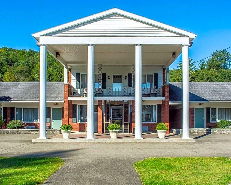 Rodeway Inn Marshall Manor - photo 2
