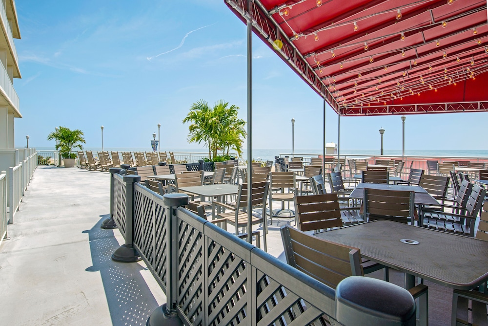 Commander Hotel & Suites - photo 88