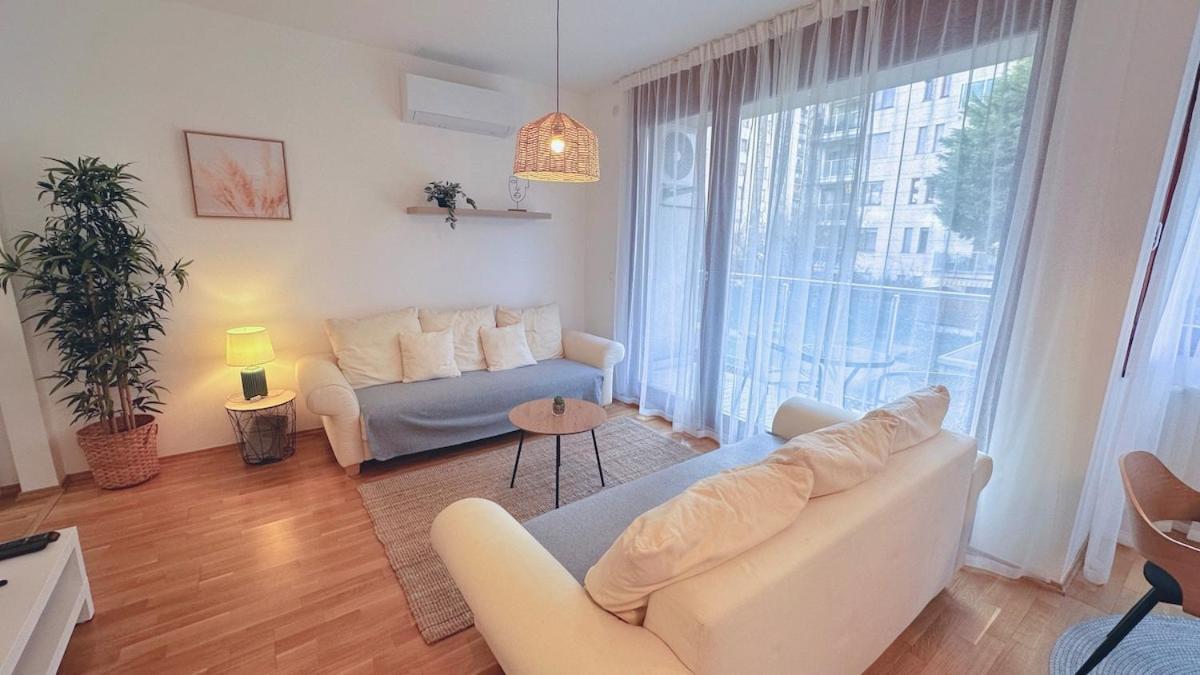 GOgol Apartment Winner of the Travelers' Rating Award in 2026 — 4-Star Luxury Hotel in Budapest, Hungary
