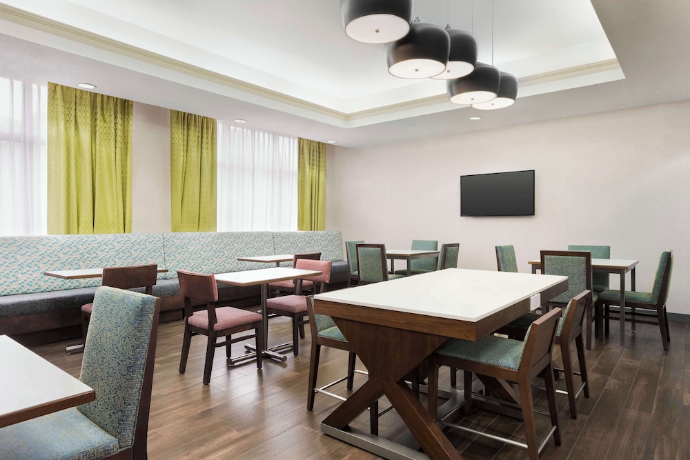 Hampton Inn Quakertown - photo 25