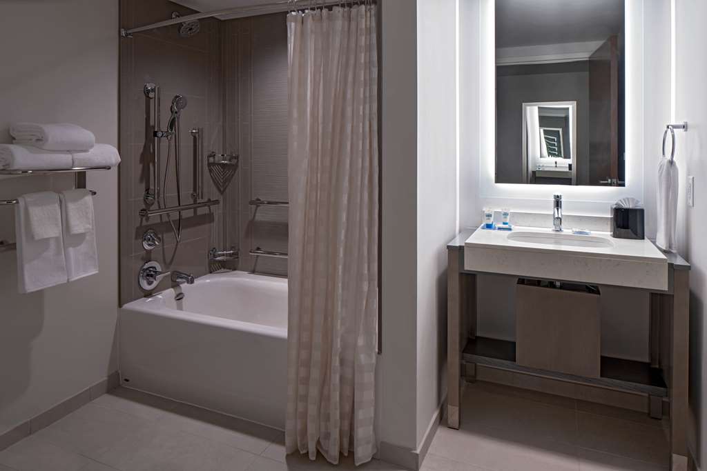 Hyatt House Indianapolis Downtown - photo 36
