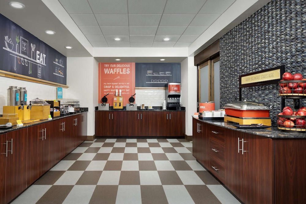 Hampton Inn Syracuse Clay - photo 25