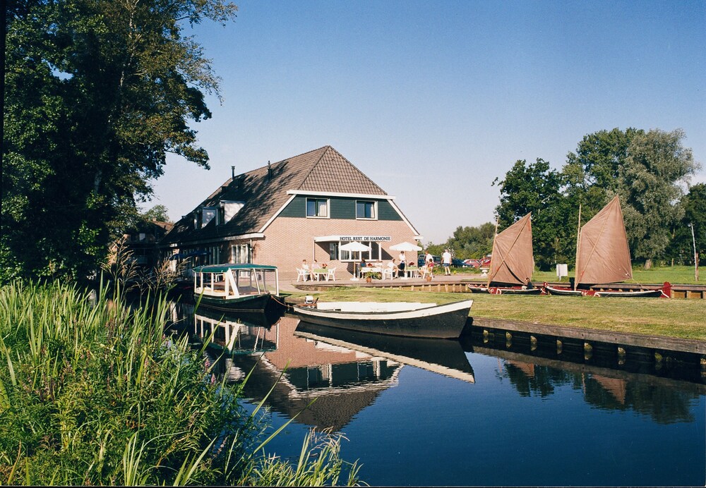 Hotel De Harmonie — hotel in Giethoorn