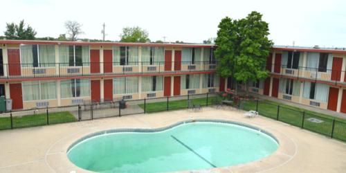 Executive Inn Seminole - photo 7