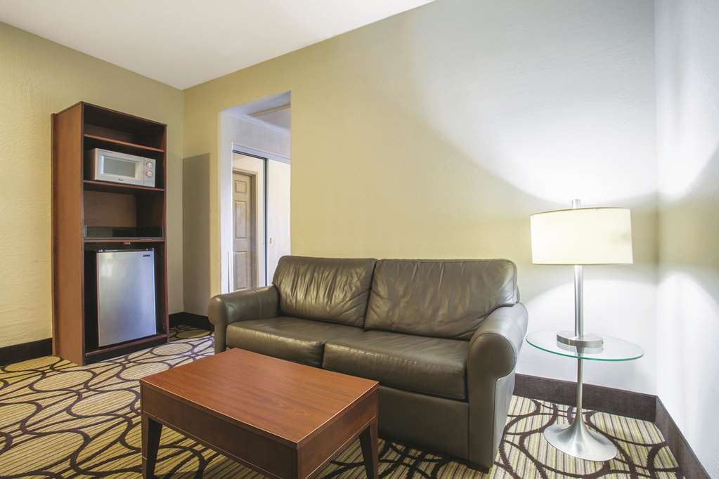 La Quinta Inn & Suites by Wyndham Conference Center Prescott - photo 23