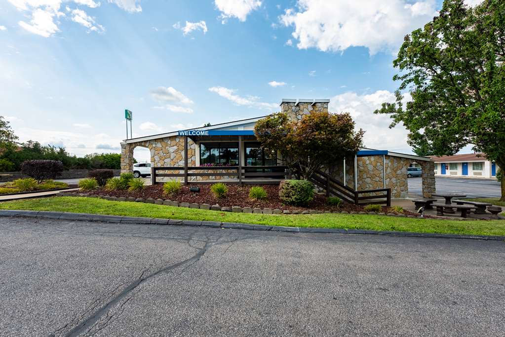 Motel 6 Mansfield OH - photo 3