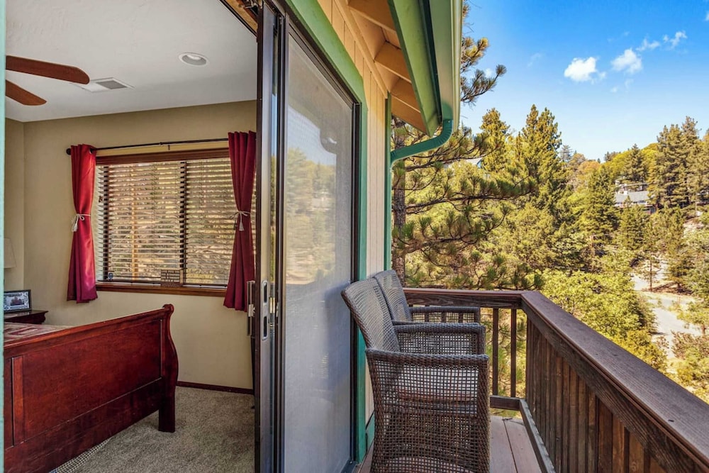Sutter Ln by Avantstay Beautifully Remodeled Kitchen 4cabin chic Bedrooms - photo 24
