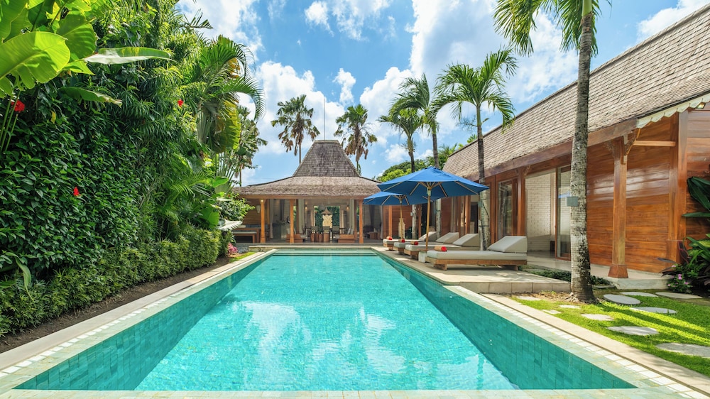 Villa Little Mannao by Villa Finder — 4-Star Luxury Hotel in Kerobokan, Indonesia