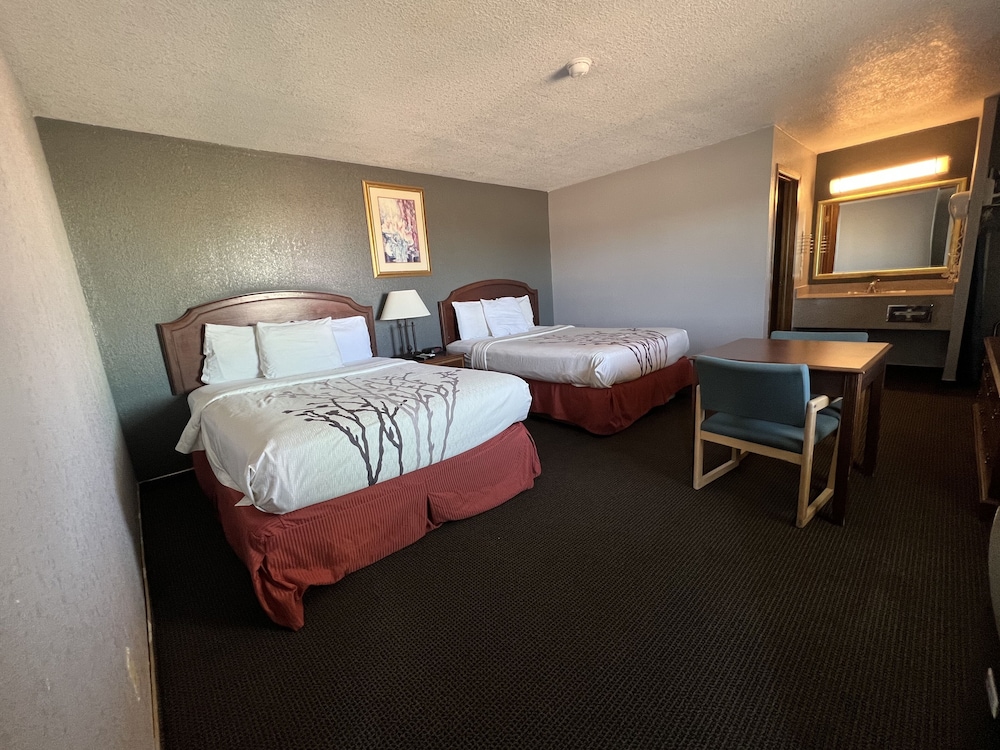 Greensburg Inn - photo 12