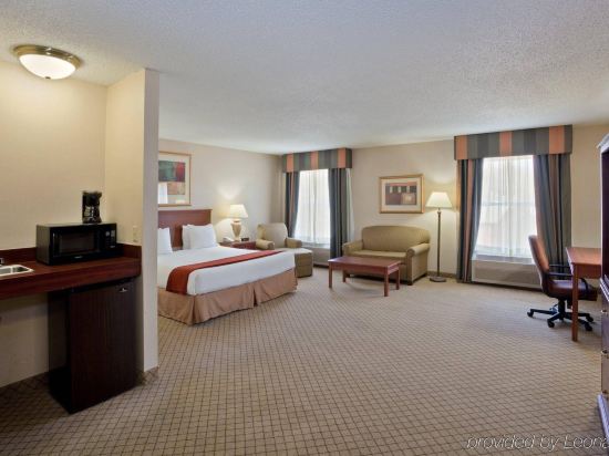 Days Inn by Wyndham Dodge City - photo 10