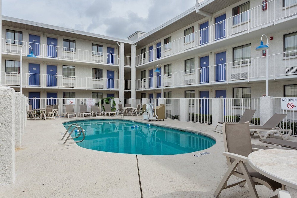 Magnuson Hotel Baton Rouge East - photo 25