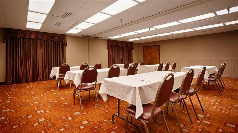 Golden Lion Hotel - photo 4