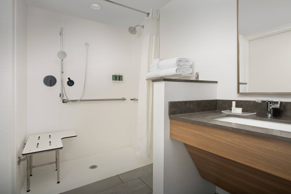 Fairfield Inn & Suites by Marriott Nashville near Vanderbilt - photo 12