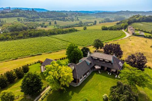 Villa Pieve — 4-Star Luxury Hotel in Moncalvo, Italy