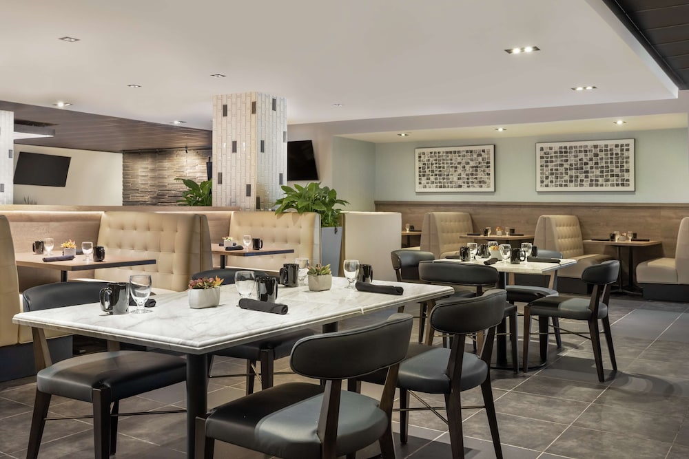 DoubleTree by Hilton San Francisco South Airport Blvd - photo 52