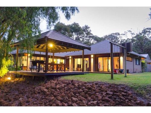 Green Park Resort Style Rural Retreat — Quindalup