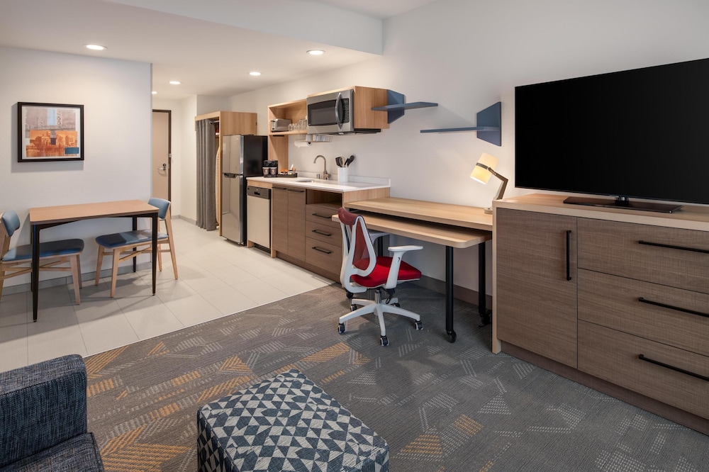 Home2 Suites by Hilton Woodland Sacramento - photo 14