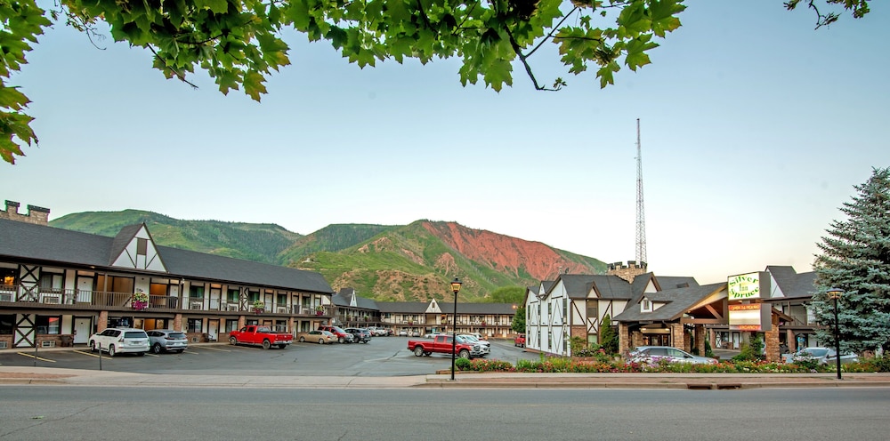 Silver Spruce Inn - photo 44