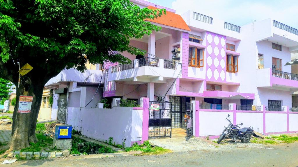 Jaiswal Homestay — 5-Star Luxury Hotel in Jabalpur, India
