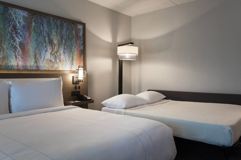 Marriott Savannah Riverfront - photo 5