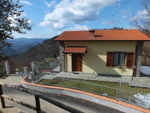 Il Poggio degli Olivi — 4-Star Luxury Hotel in Pieve Di Zignago, Italy
