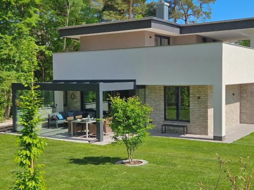 Lychenseevilla mit Seeblick Wintergarten Kamin und Sauna in Lychen, Germany