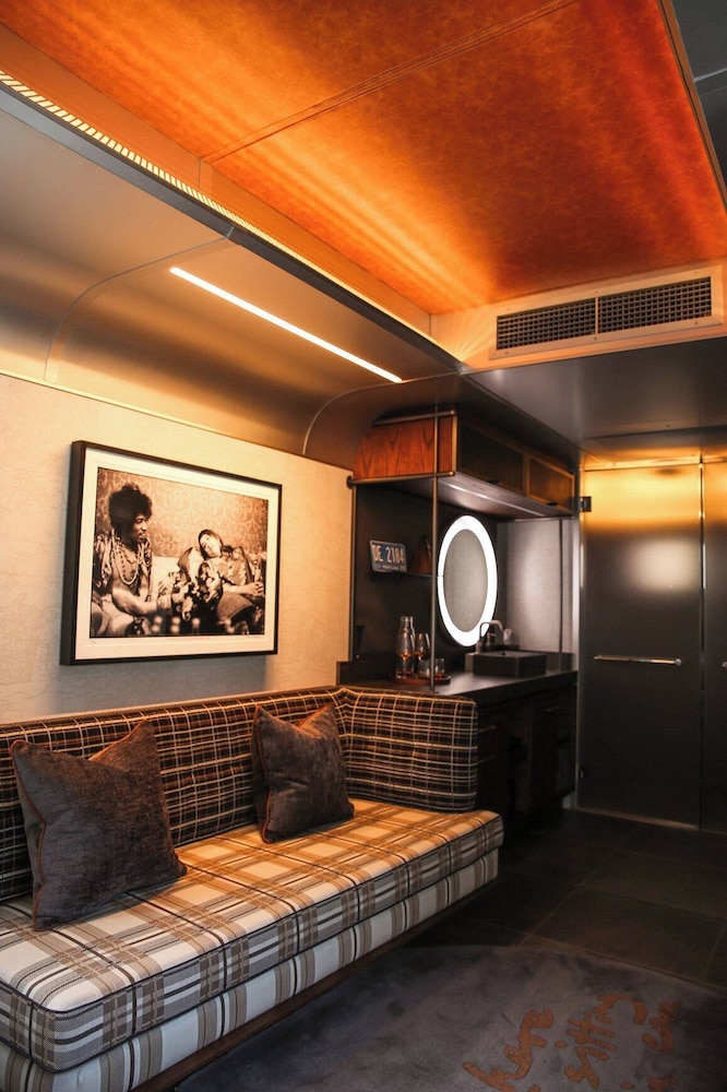 The Verb Hotel - photo 21