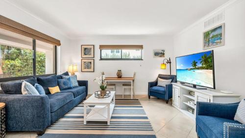Chic Seaside Condo in Juno Steps onto the Beach — 4-Star Luxury Hotel in Juno Beach, United States