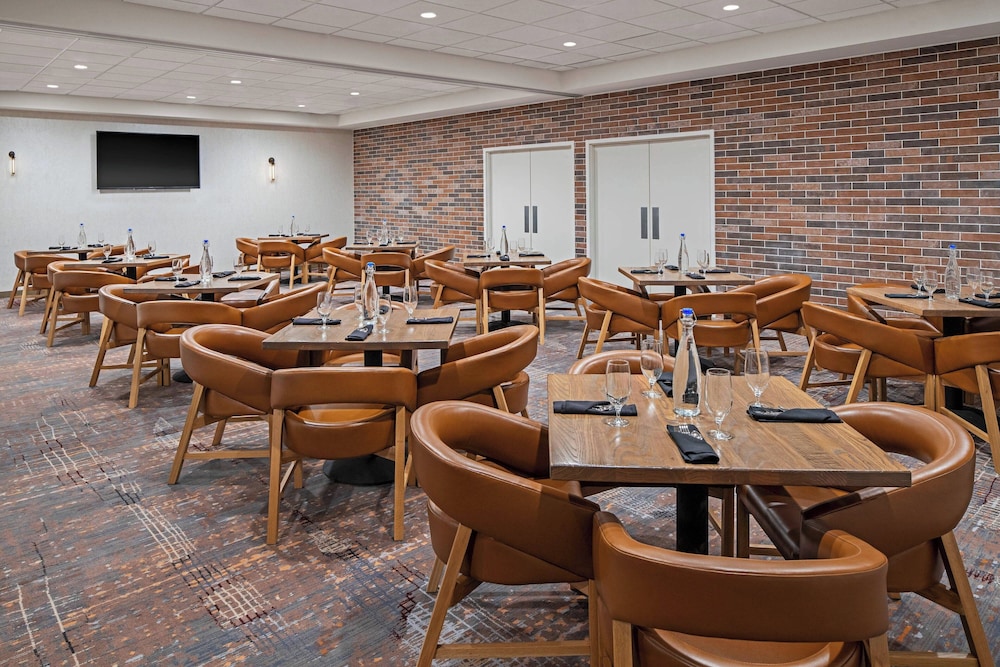 Delta Hotels by Marriott Green Bay - photo 49