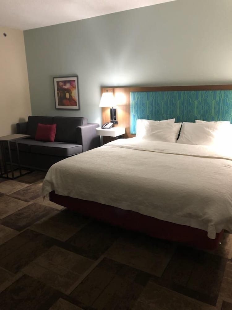 Hampton Inn Hutchinson - photo 11