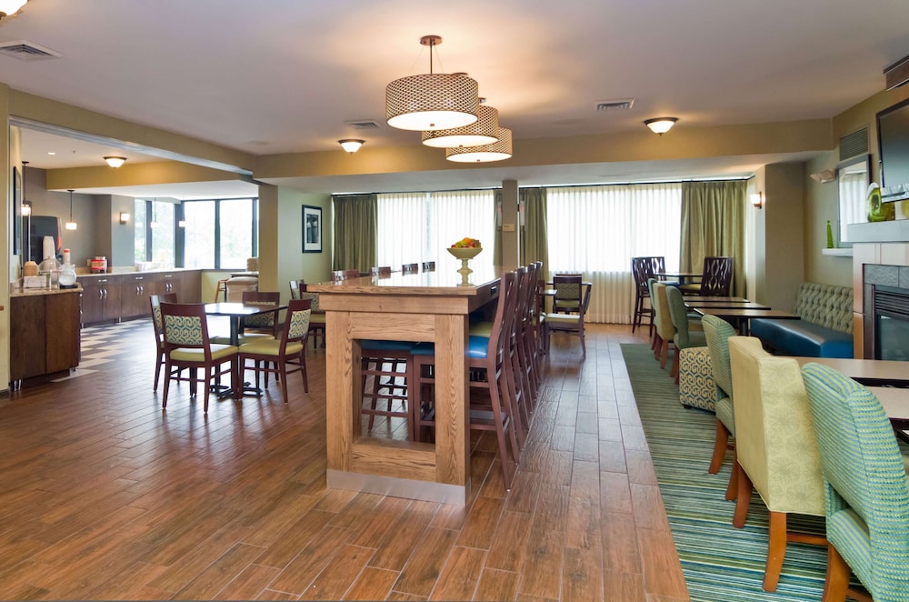 Hampton Inn New Philadelphia - photo 4