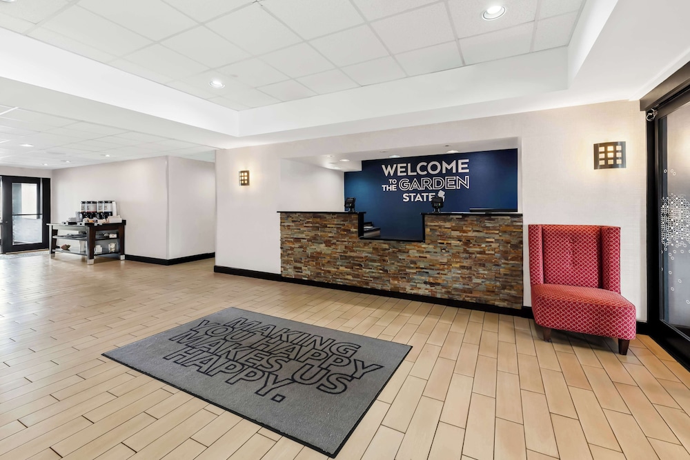 Hampton Inn Pennsville - photo 3