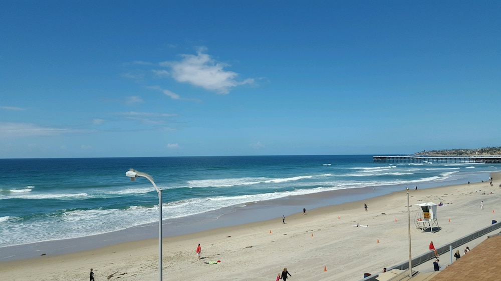 Surfer Beach Hotel - photo 45