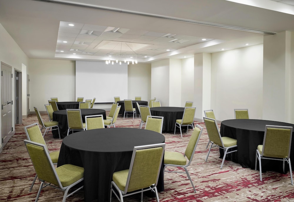 Hilton Garden Inn Meridian - photo 35