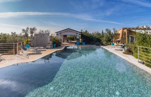 Trulli Altomare — hotel in Alliste